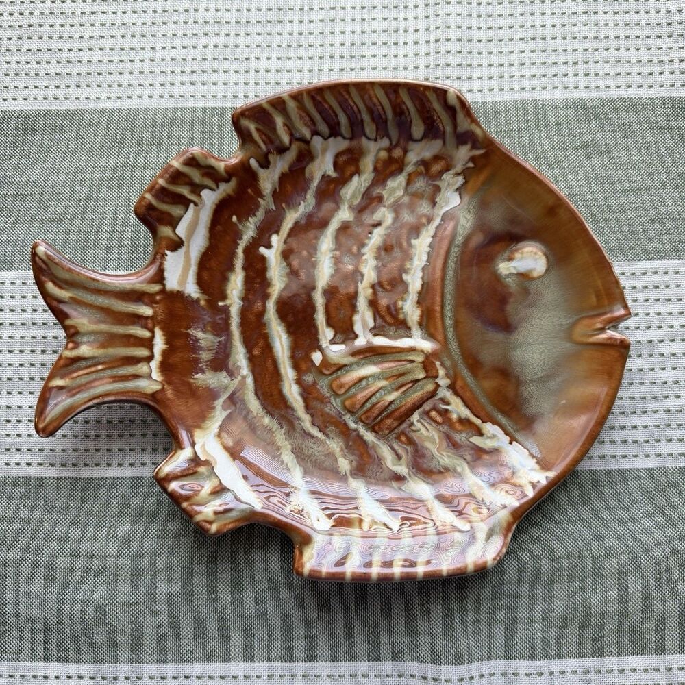 Richie Watts The Good Earth Pottery Brown Striped Fish 2003 USA Handmade